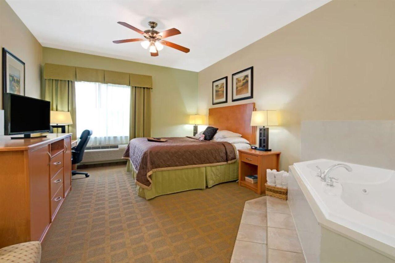 Super 8 By Wyndham Austin/Airport North Ξενοδοχείο Εξωτερικό φωτογραφία