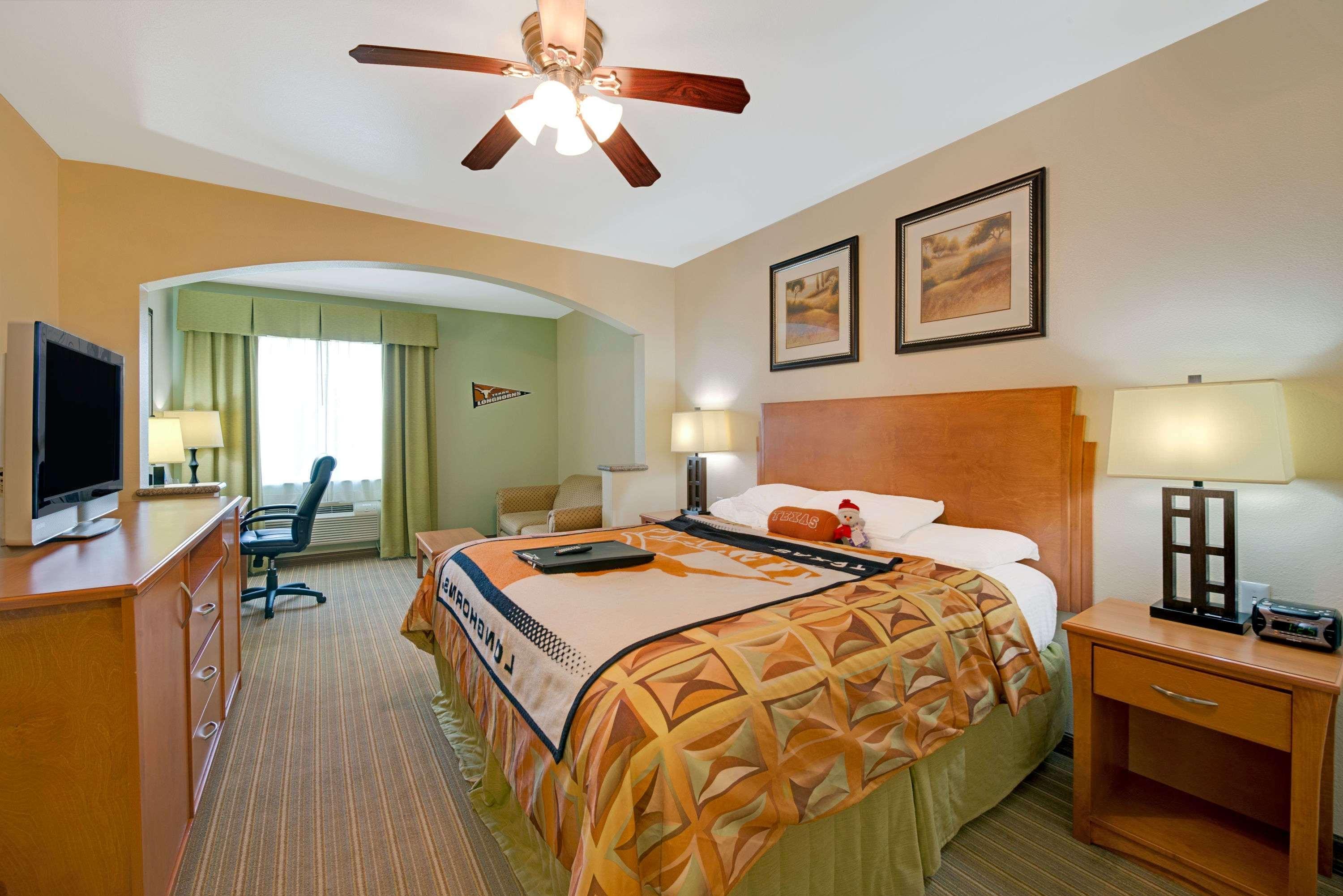 Super 8 By Wyndham Austin/Airport North Ξενοδοχείο Εξωτερικό φωτογραφία