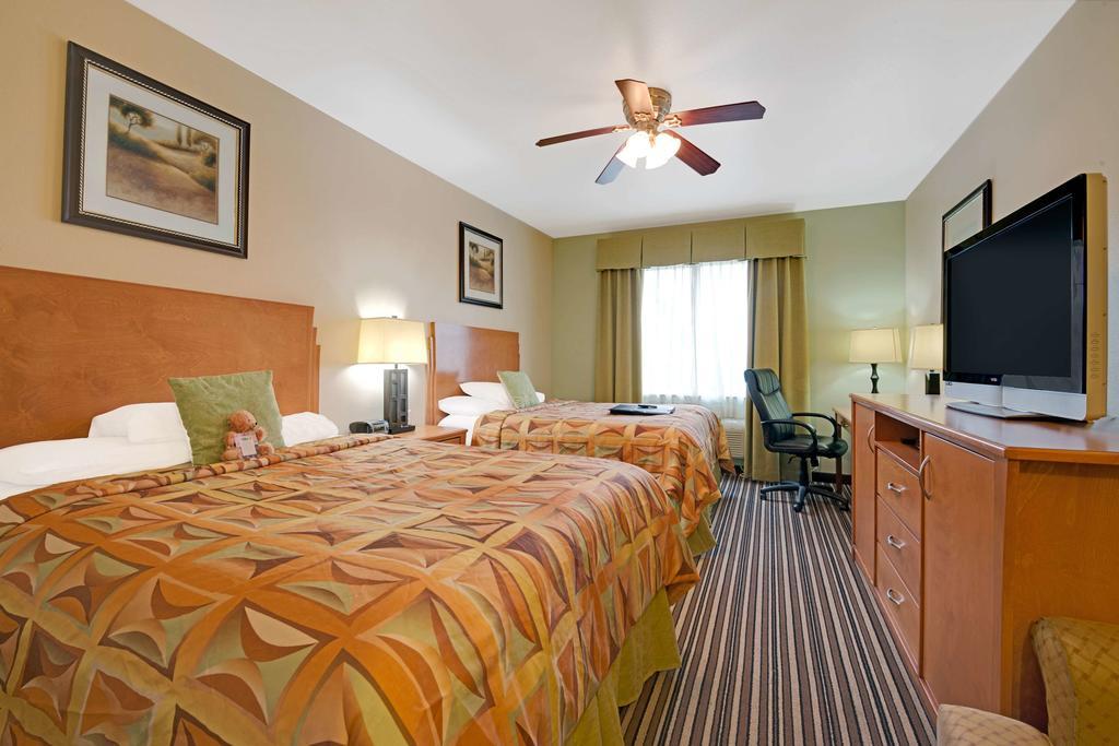 Super 8 By Wyndham Austin/Airport North Ξενοδοχείο Εξωτερικό φωτογραφία
